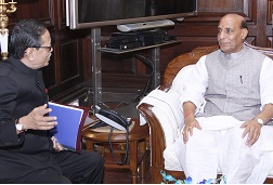 The Governor of Arunachal Pradesh, Shri J.P. Rajkhowa with Union Home Minister, Shri Rajnath Singh in New Delhi on June 12, 2015